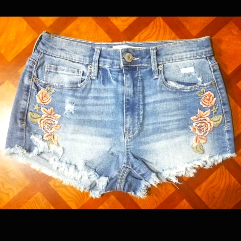 Mudd ripped Jean Shorts flower decal design -   Mudd - Size 5 small / medium